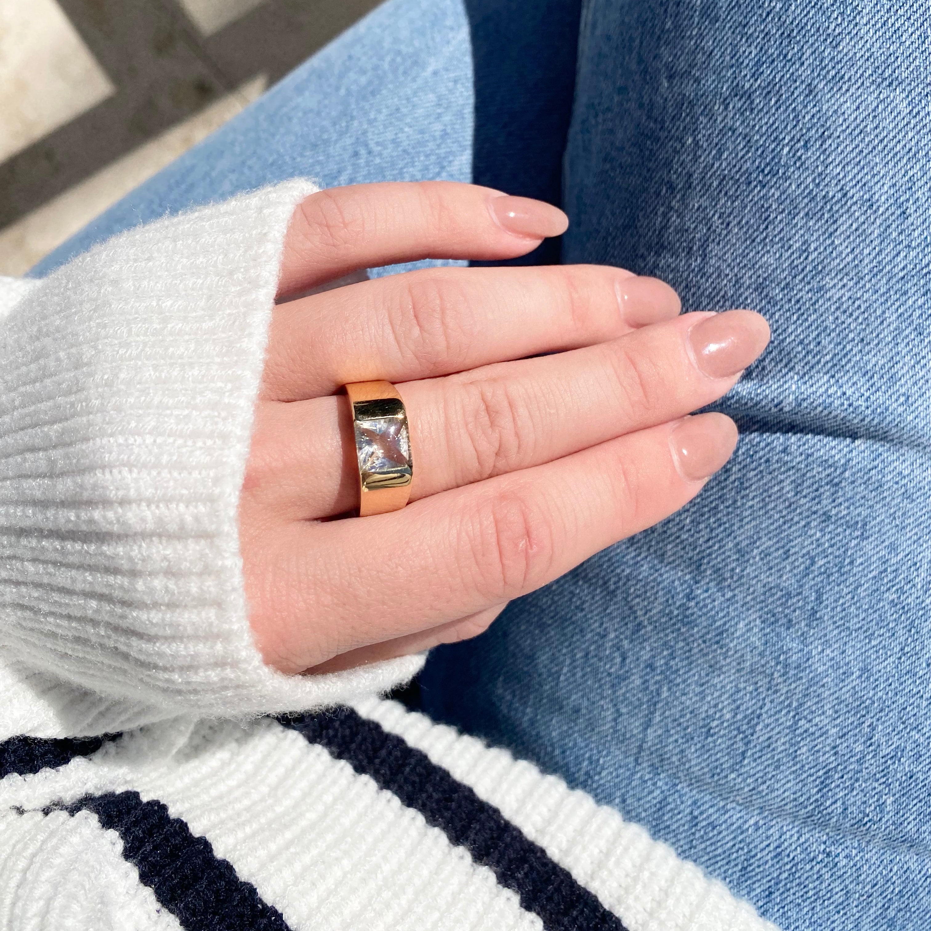 Cartier Tank Ring in 18kt Yellow Gold and Rutilated Quartz