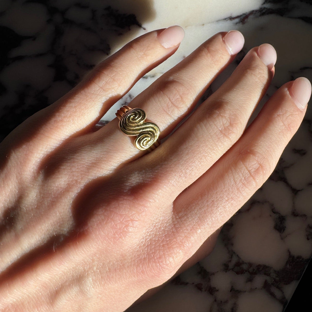 Tiffany & Co 18kt Yellow Gold Swirl Ring