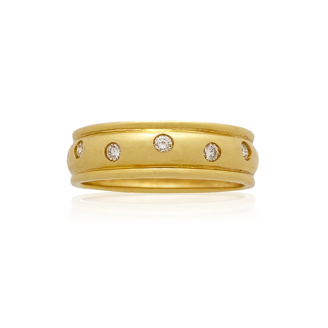 18kt Yellow Gold Band with Diamond Accents