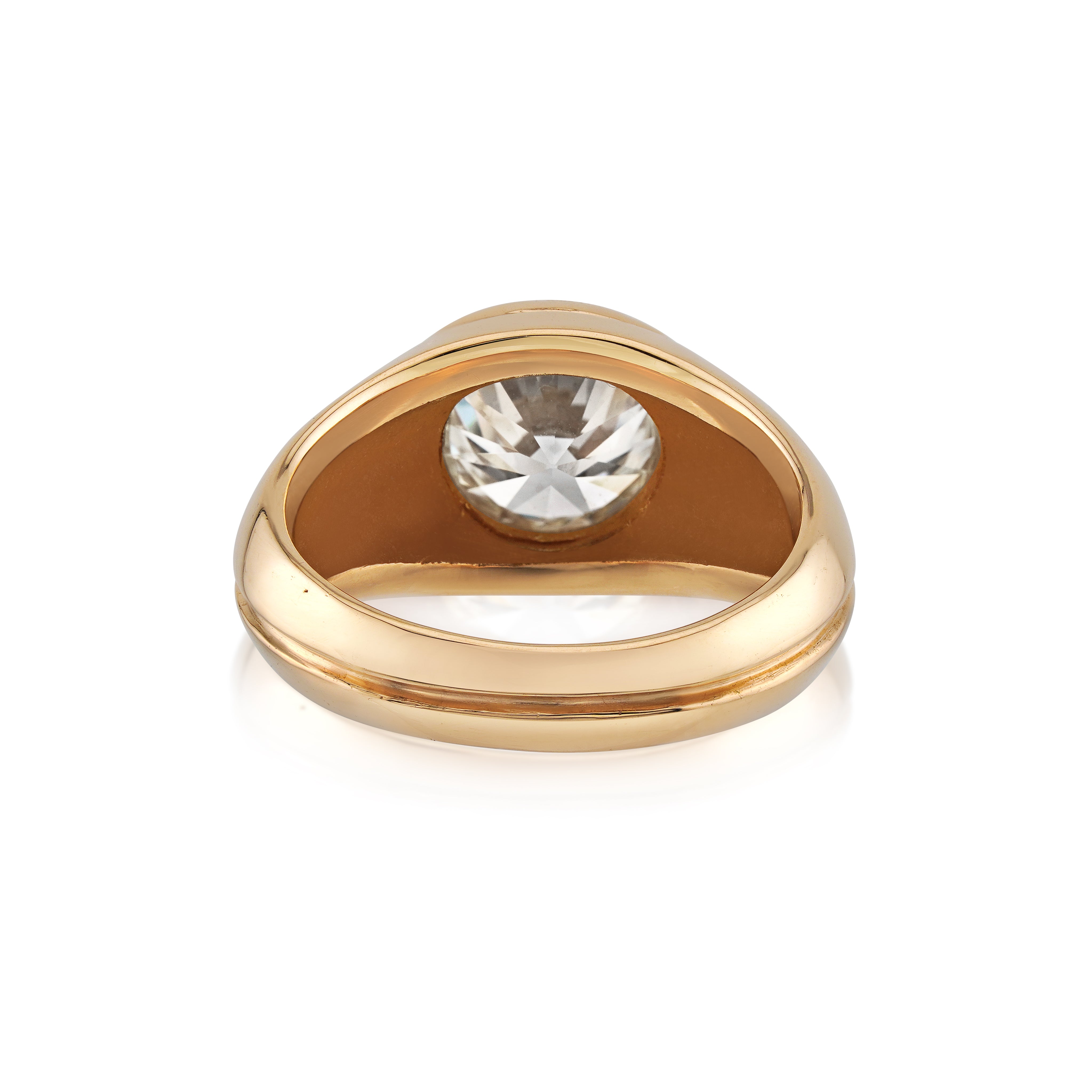 18kt yellow gold round diamond ring on white background, back view